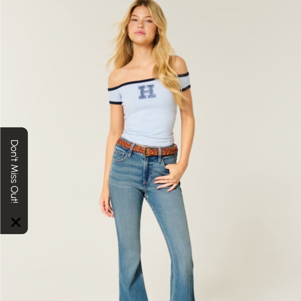 Hollister Women's Flare Jeans in Classic Blue